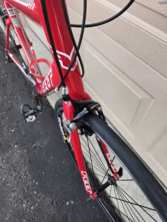 Felt Z5 road bike carbon.  in Road in Barrie - Image 8