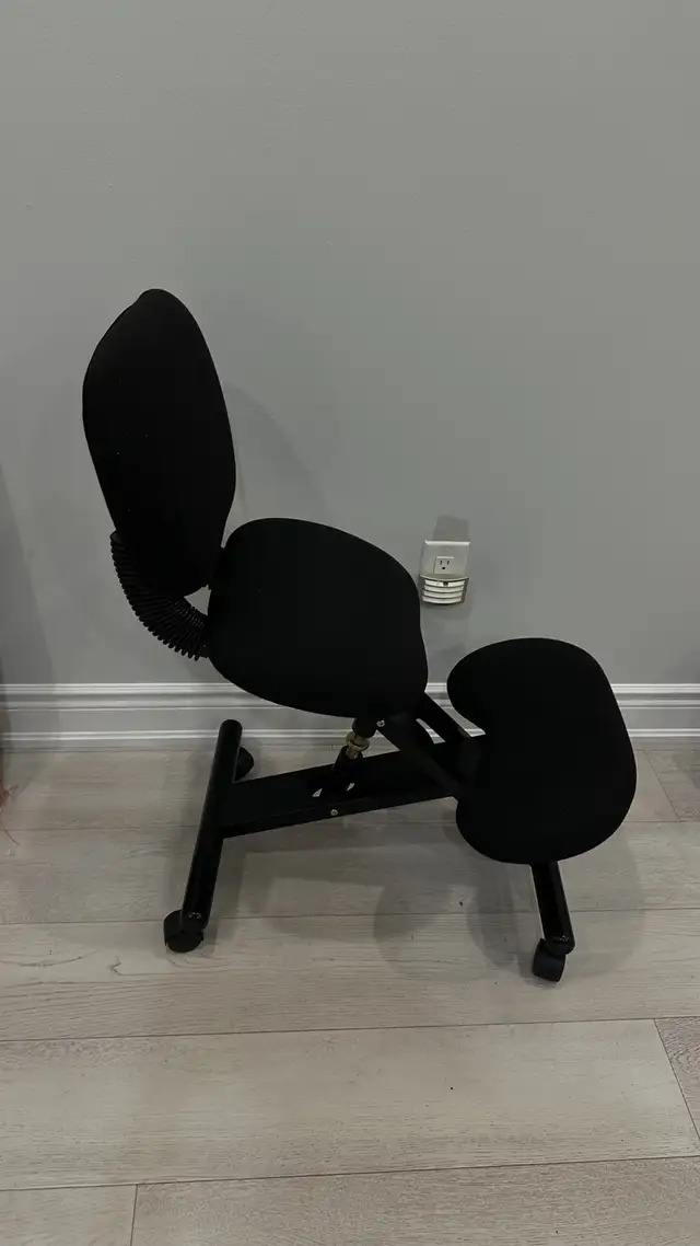 cinius professional kneeling ergonomic chair with back in Chairs & Recliners in Markham / York Region - Image 7