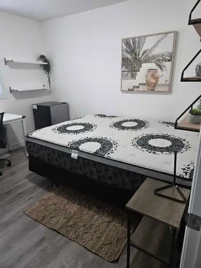 Available January 1st 2027 Furnished Student Room for Rent – Arkell & Gordon Bright, clean & modern...