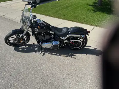 2016 Harley Breakout. ONLY 5000 kilometres!! Mint condition Has all the additions, screaming eagle p...