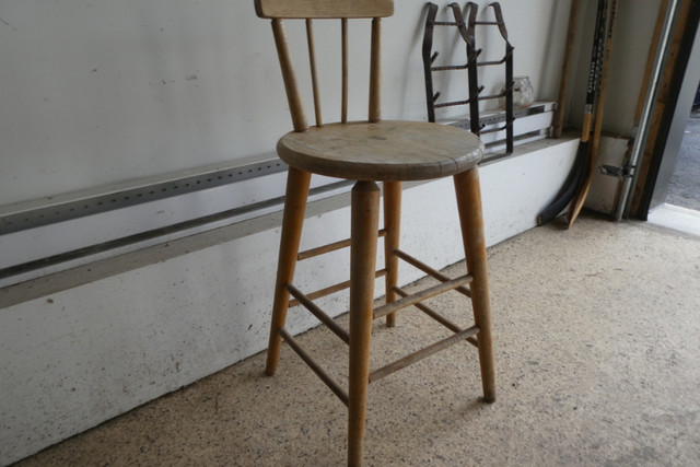 Tabouret en bois ancien dans Art et objets de collection  à Laurentides - Image 3