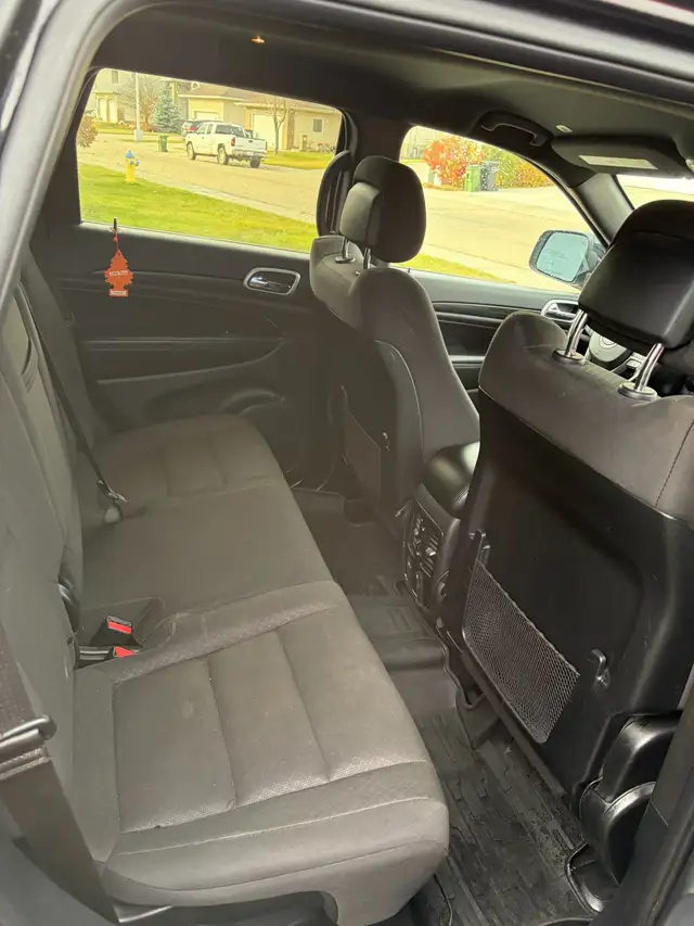 2020 jeep grand Cherokee laredo  in Cars & Trucks in Edmonton - Image 10