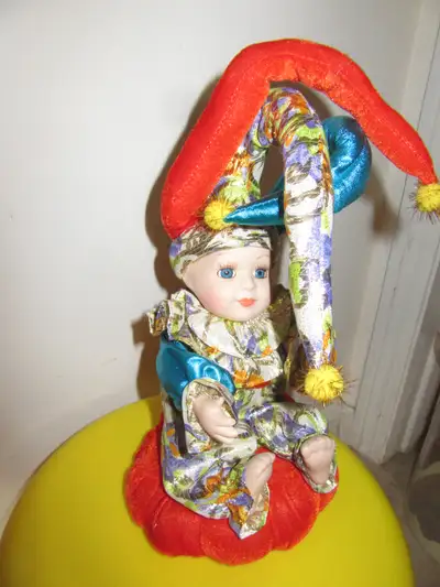 Singing-dancing Harlequin figurine -Fairview Mall or Oshawa area, View more