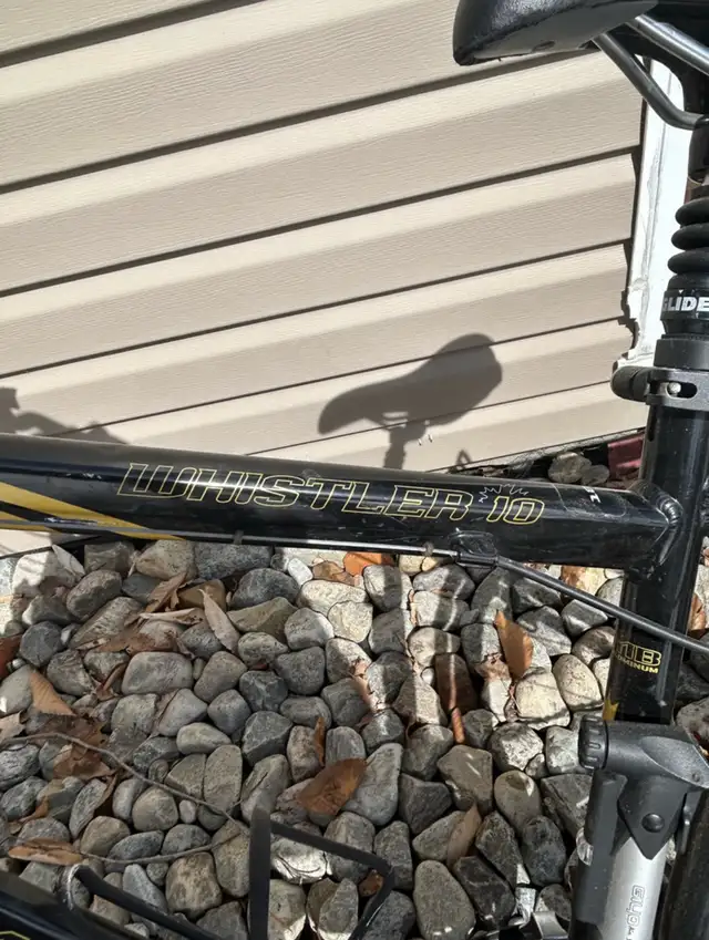 ROCKY MOUNTAIN BIKE, MOVING SALE vente de déménagement in Road in Lanaudière - Image 5