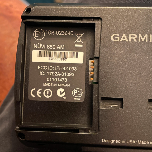 Garmin nuvi 850 GPS navigator in General Electronics in City of Toronto - Image 2