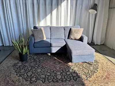 Canapé sectionnel gris réversible, View more