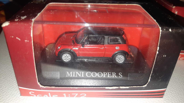 Mini Cooper S 1/72 scale Yat Ming Road Signature lot of 2 in Toys & Games in Guelph - Image 3