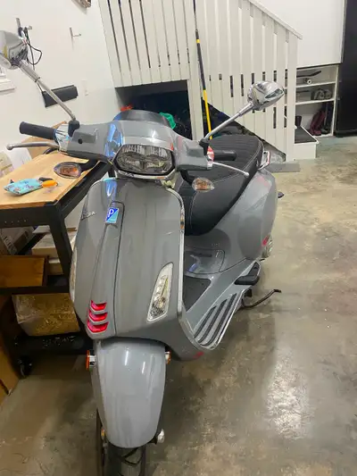 Purchased new from Alberta Cycle One owner, one driver Year 2020 2000 km’s Comes with 2 keys, helmet...