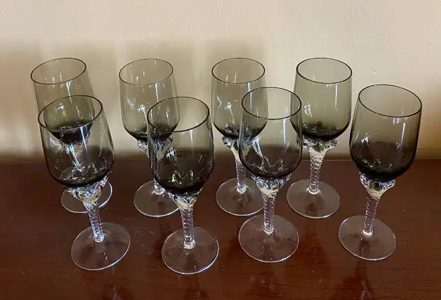8 Vintage Cocktail Liquor Twisted Stem Smoked Glass Sasaki style in Arts & Collectibles in City of Toronto - Image 3