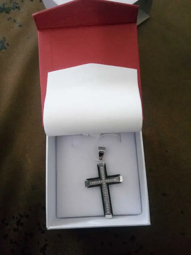 Real diamond pendant594617691034757122