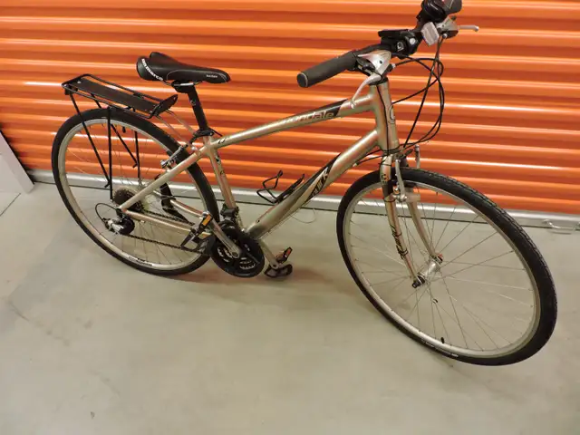 Vélo Hybride performance Cannondale CO2 Optimisé Q5. in Cruiser, Commuter & Hybrid in Laval / North Shore - Image 9