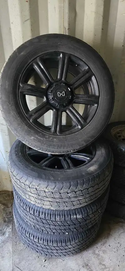 275/60R20. Definitely a season or 2 left in them. On beautiful black rims. Came off my 2019 Ram 1500...