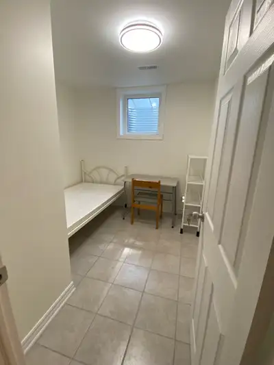 single room for rent Student