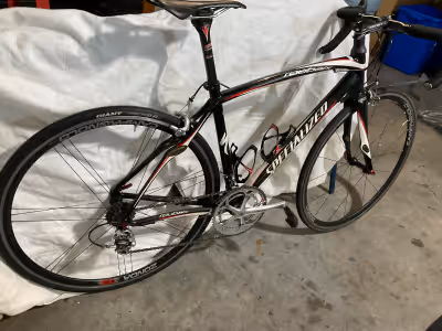 Frame measures 52 (not labelled). Fact carbon frame and forks, Campagnolo Chorus drive and brake ass...