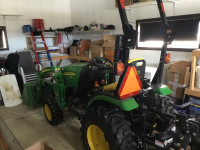 JohnDeere 2320 loader tractor