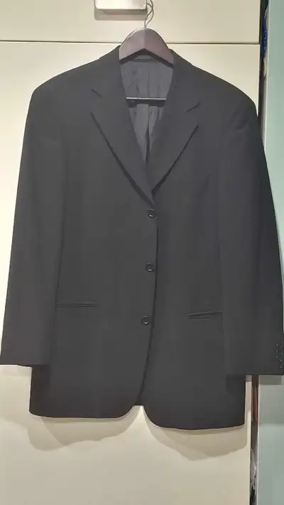 Hugo Boss Men's Suit Jacket In Excellent Condition, View more