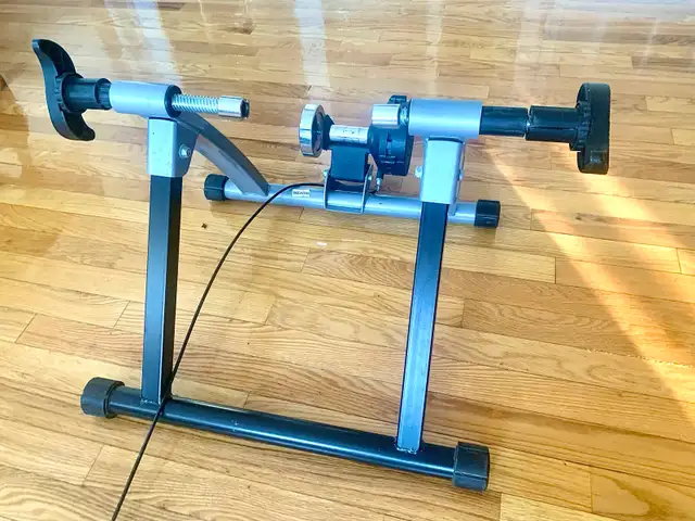 Indoor Magnetic Bike BicycleTrainer Stand 5 Level Resistance in Other in Ottawa - Image 6