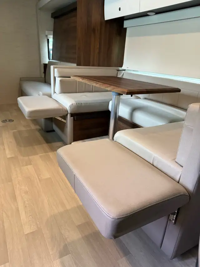 VR Classe C in RVs & Motorhomes in Québec City - Image 8