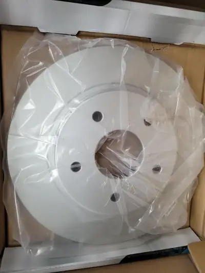 Peut être vendu séparément si besoin !!!!!! 2 disc Avant Brensen pour 100 $ et 2 disc arrière Raybes...