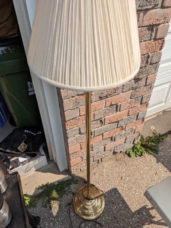 Vintage Brass Floor Lamp in Indoor Lighting & Fans in Mississauga / Peel Region