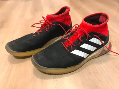 Predator Tango 18.1 TR - Core Black/White/Red Turf Soccer Shoes, Voir plus