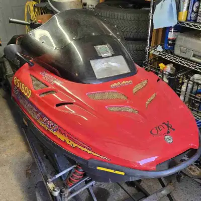 1997 Skidoo formula 583 for sale. Don't have time to ride anymore. Belt, Track and sliders have less...