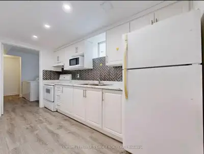 Bright 2 Rooms Basement Apartment – Walk-Out | Erindale, Missis