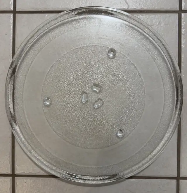 Microwave turntable in Microwaves & Cookers in Mississauga / Peel Region - Image 2