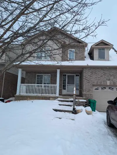 2 rooms close to Trent -female students