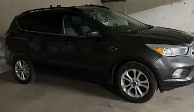 2018 Ford Escape SE AWD Bonnie condition 86 970 km 1 proprio Propre carfax