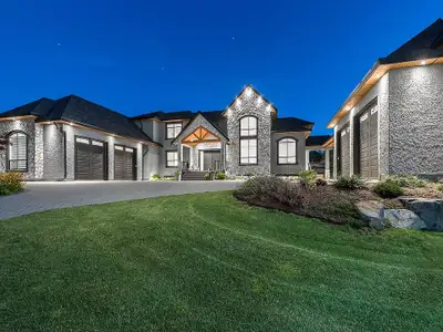 This stunning 2 bedroom suite at High Point Estates offers a modern living experience with high-end...