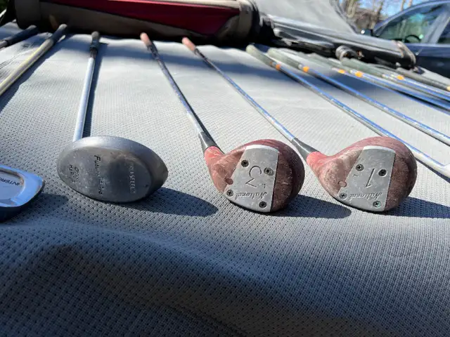 GOLF - CHEAP VINTAGE GOLDSMITH IRONS / SLAZENGER / SUNDAY BAGS in Golf in Mississauga / Peel Region - Image 7