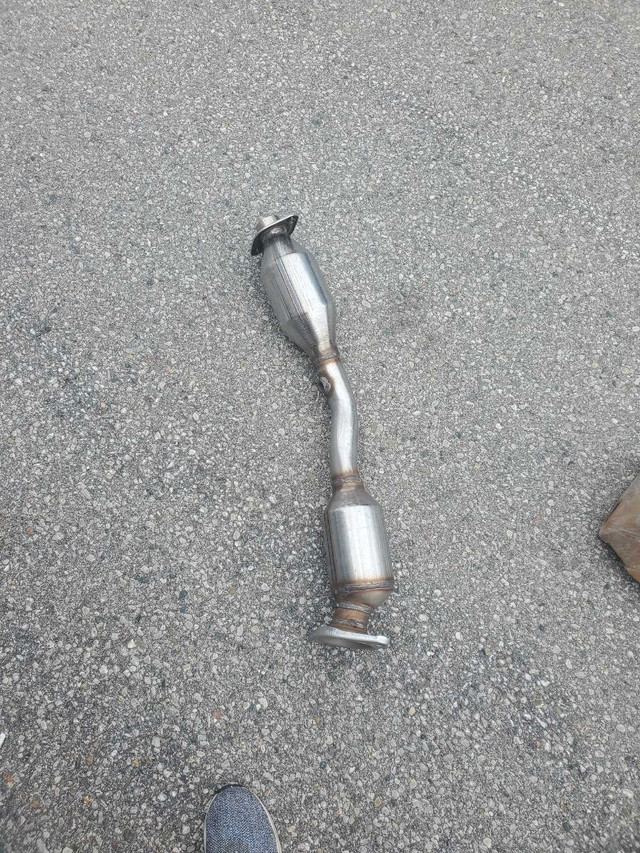 Catalytic Converter in Engine & Engine Parts in London - Image 3