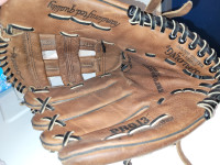 Baseball glove