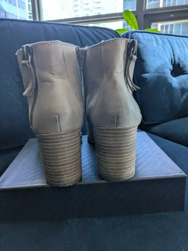 Aldo Ankle Boots Size 8 in Women's - Shoes in Calgary - Image 4