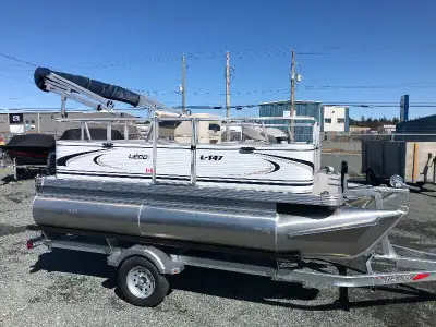 NewStar Marine "Home to Compact Pontoons". SPECIAL LIMITED - Display Model Clearance 14 FT Centre Co...