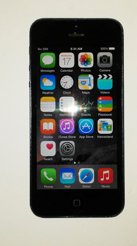 iPhone 5G or 5S (16GB, Unlocked) in Cell Phones in Mississauga / Peel Region - Image 3