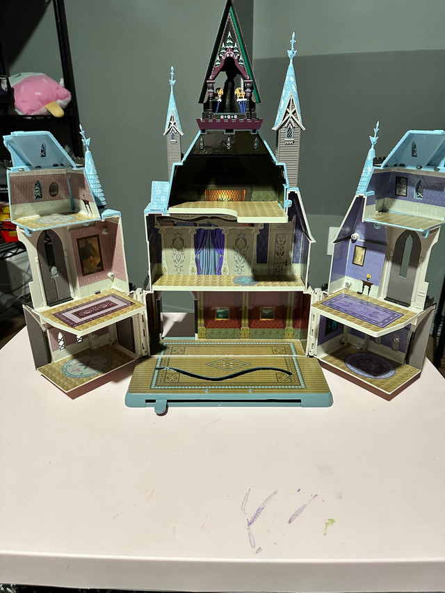 Disney Exclusive Frozen Castle of Arrndelle in Toys & Games in St. Albert - Image 2