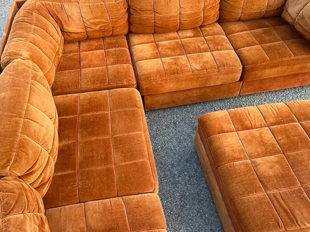 Vintage Selig Orange Modular Sectional in Couches & Futons in Kingston - Image 4