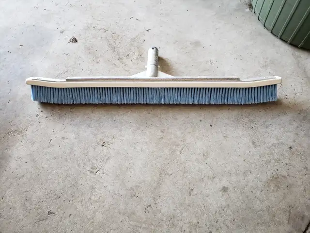 swimming pool pole brackets & brush in Hot Tubs & Pools in Kitchener / Waterloo - Image 3