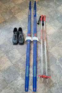 Cross Country Ski sets Waxless - Youth - 3.5 - 5.5 boot sizes