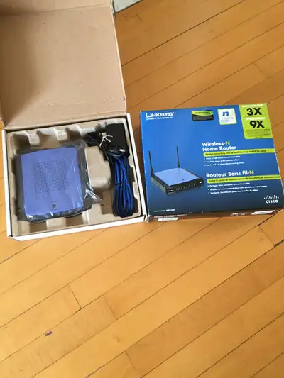 Routeur sans fil-N Linksys WRT150N : En excellente condition et fonctionne très bien. Prenez note qu...