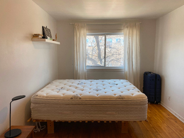 BASE DE LIT + MATELAS dans Lits et matelas  à Ville de Montréal