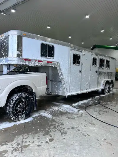3 Horse Gooseneck Horse Trailer for SALE No longer needing a big trailer, wanting to get something s...