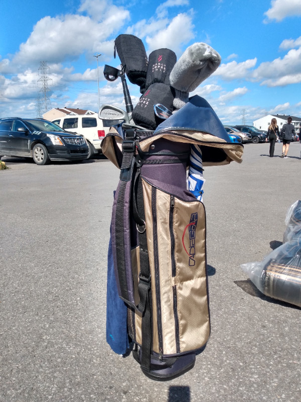 Sac de golf pour droitier dans Golf  à Ville de Québec