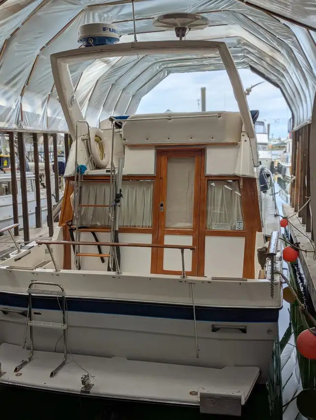Bayliner 2855 - 375 hp VP Duo Prop in Powerboats & Motorboats in Comox / Courtenay / Cumberland - Image 6