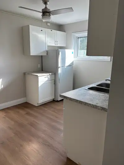 Looking for someone to take over my lease via an official lease assignment for the next 5 months. Th...