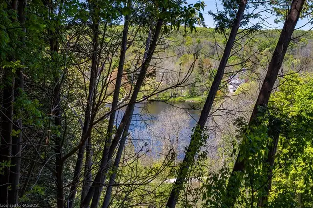 An Awesome Room for Rent in Room Rentals & Roommates in Owen Sound - Image 5