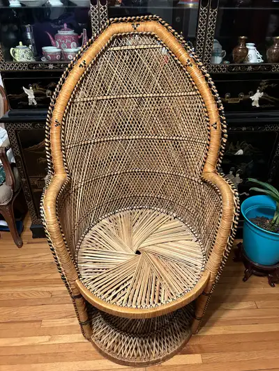 Excellent condition Solid, no any damages