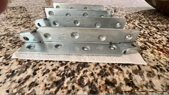 Conversion kit hardware for double bed in Cribs in Oshawa / Durham Region - Image 9